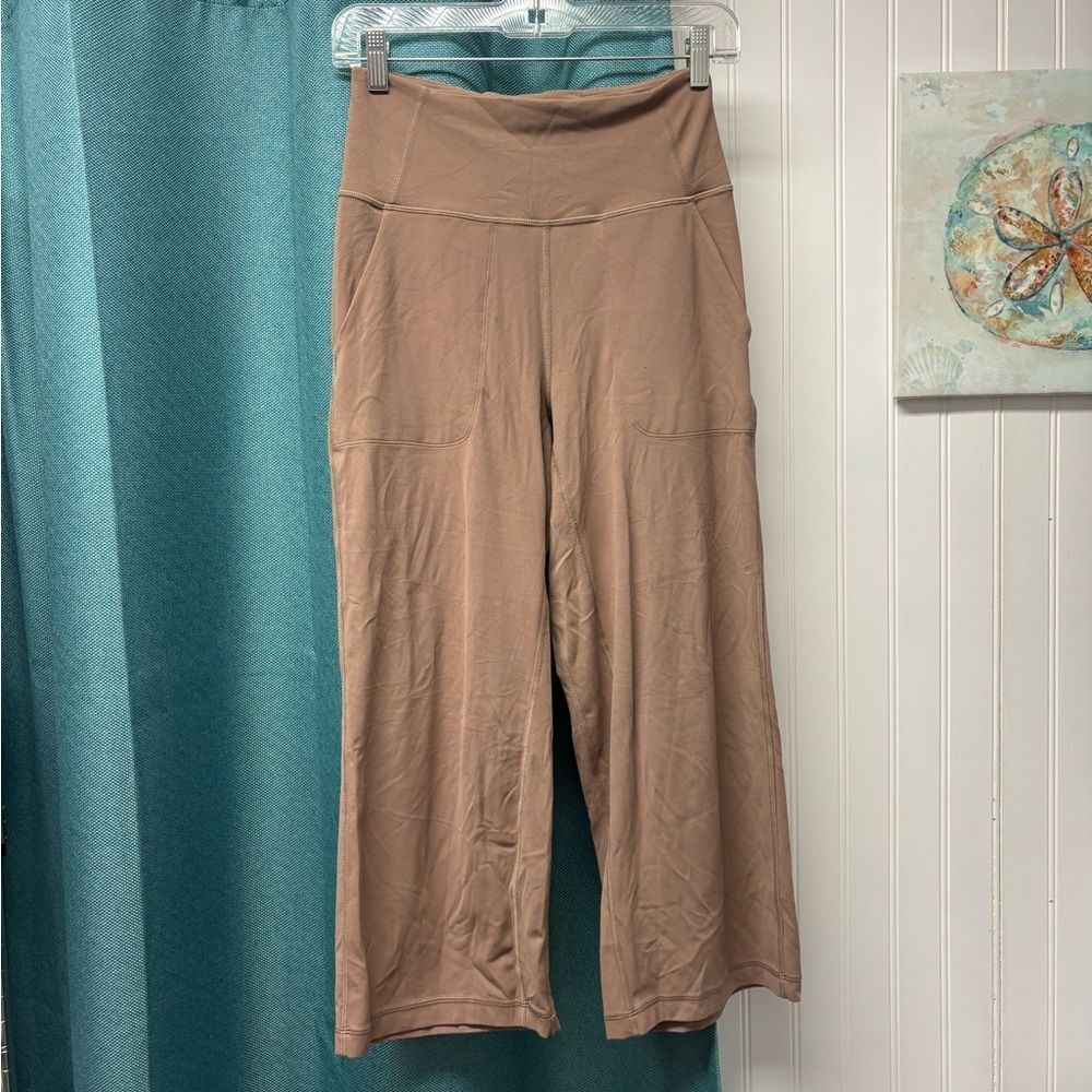 lululemon athletica Wide Leg Cropped Pants in Tan Size 6 - Picture 3 of 8